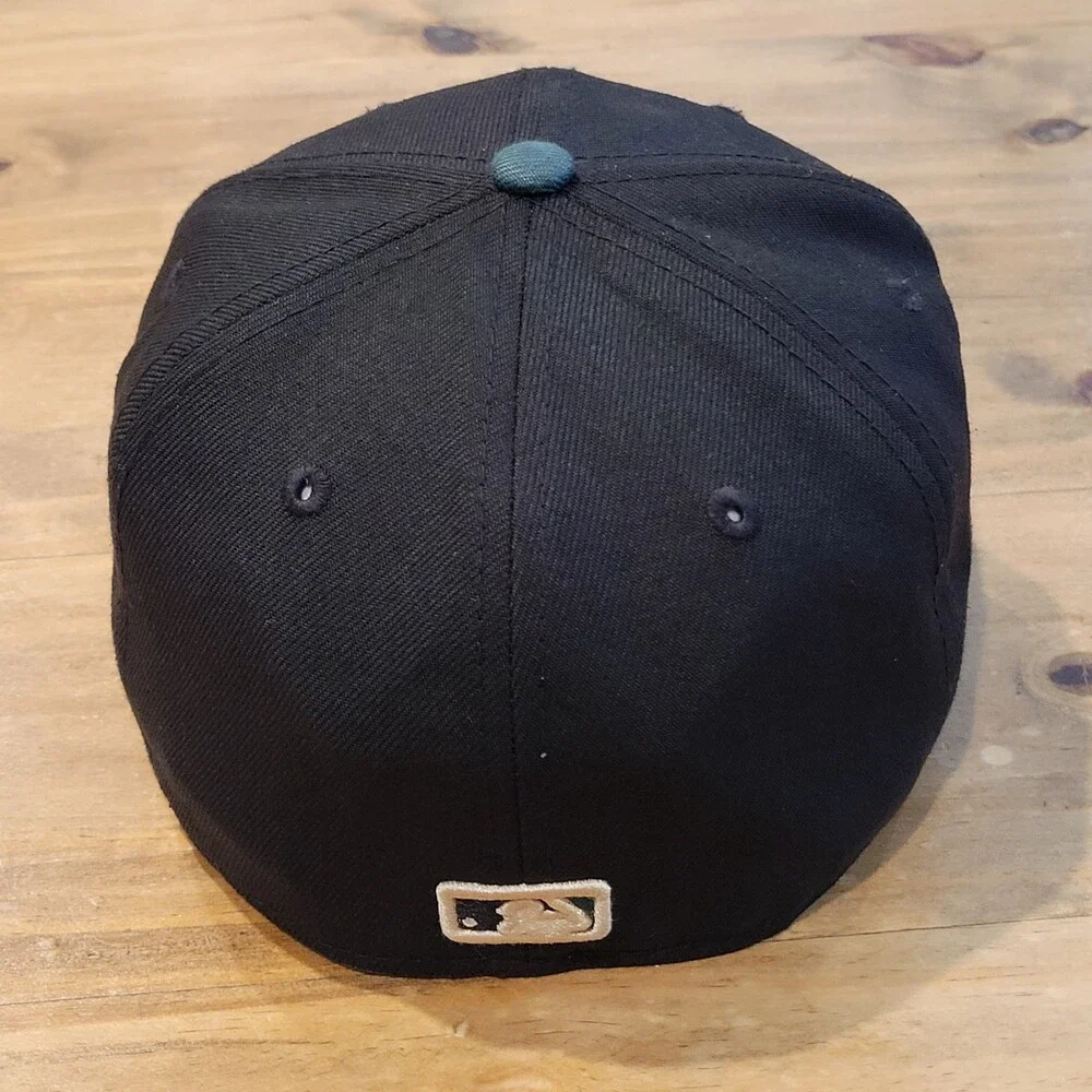 New York Yankees Hat New Era Size 7 Fitted Black Green 59Fifty MLB Baseball